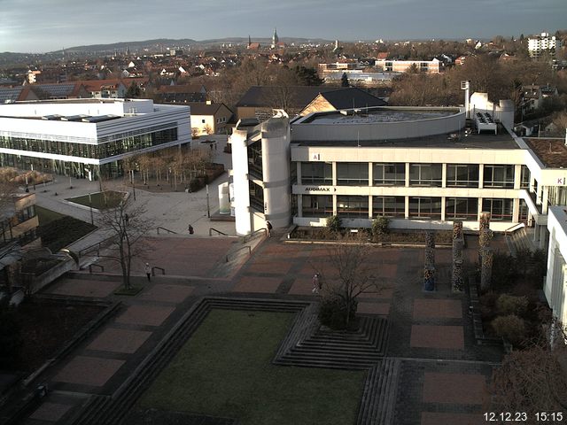 Foto der Webcam: Verwaltungsgebäude, Innenhof mit Audimax, Hörsaal-Gebäude 1