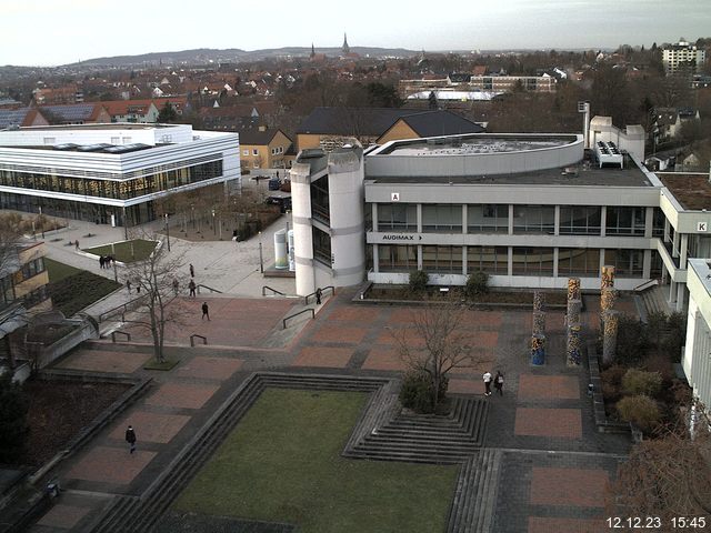 Foto der Webcam: Verwaltungsgebäude, Innenhof mit Audimax, Hörsaal-Gebäude 1