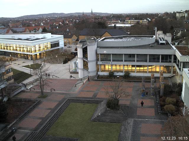 Foto der Webcam: Verwaltungsgebäude, Innenhof mit Audimax, Hörsaal-Gebäude 1