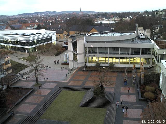 Foto der Webcam: Verwaltungsgebäude, Innenhof mit Audimax, Hörsaal-Gebäude 1