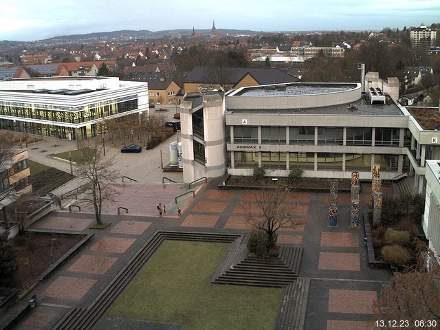 Foto der Webcam: Verwaltungsgebäude, Innenhof mit Audimax, Hörsaal-Gebäude 1