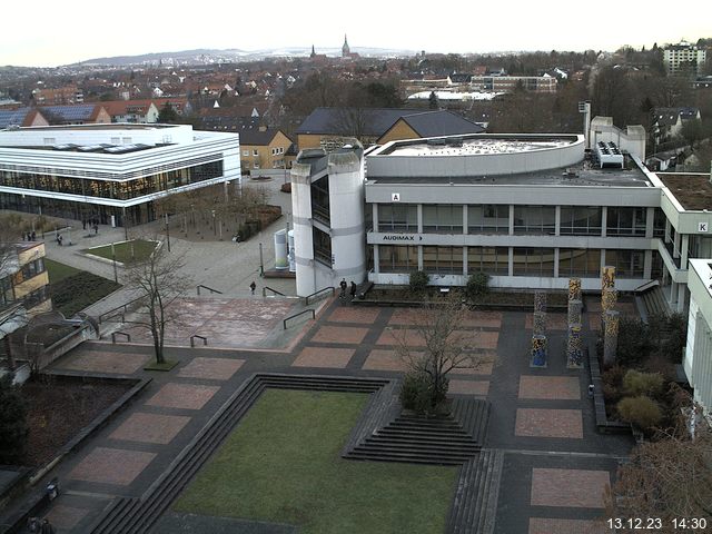 Foto der Webcam: Verwaltungsgebäude, Innenhof mit Audimax, Hörsaal-Gebäude 1