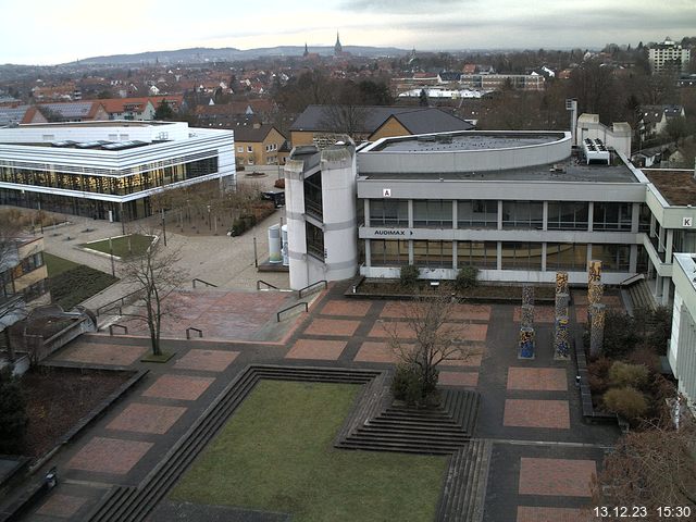 Foto der Webcam: Verwaltungsgebäude, Innenhof mit Audimax, Hörsaal-Gebäude 1