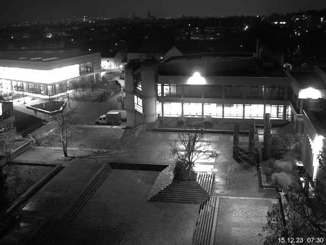 Foto der Webcam: Verwaltungsgebäude, Innenhof mit Audimax, Hörsaal-Gebäude 1