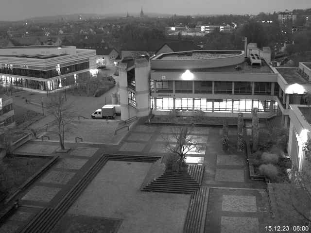 Foto der Webcam: Verwaltungsgebäude, Innenhof mit Audimax, Hörsaal-Gebäude 1