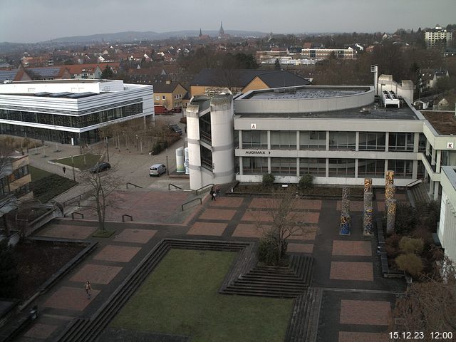 Foto der Webcam: Verwaltungsgebäude, Innenhof mit Audimax, Hörsaal-Gebäude 1