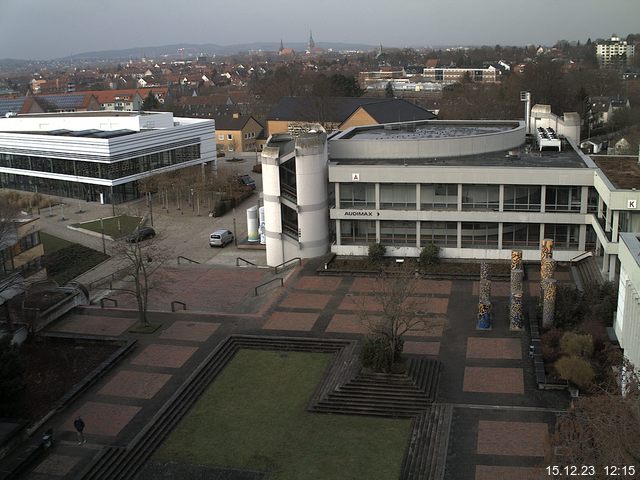 Foto der Webcam: Verwaltungsgebäude, Innenhof mit Audimax, Hörsaal-Gebäude 1