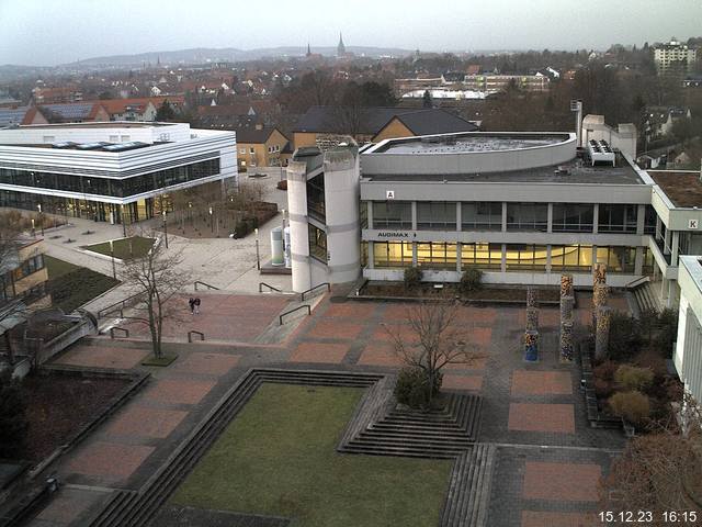 Foto der Webcam: Verwaltungsgebäude, Innenhof mit Audimax, Hörsaal-Gebäude 1