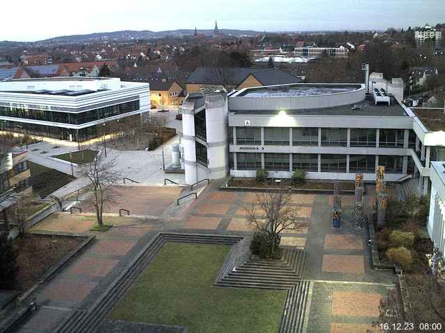 Foto der Webcam: Verwaltungsgebäude, Innenhof mit Audimax, Hörsaal-Gebäude 1