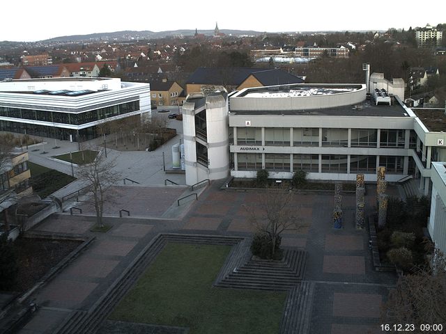 Foto der Webcam: Verwaltungsgebäude, Innenhof mit Audimax, Hörsaal-Gebäude 1