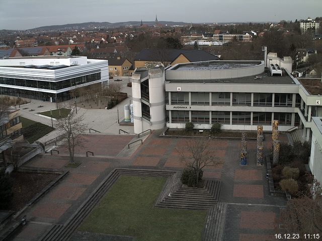 Foto der Webcam: Verwaltungsgebäude, Innenhof mit Audimax, Hörsaal-Gebäude 1