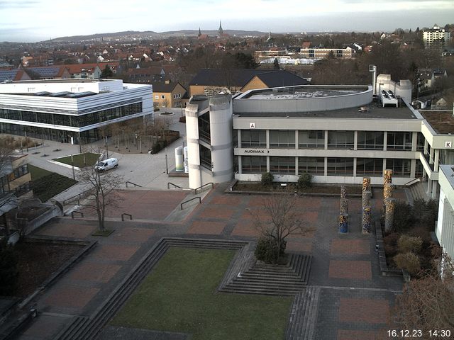 Foto der Webcam: Verwaltungsgebäude, Innenhof mit Audimax, Hörsaal-Gebäude 1