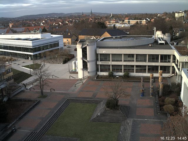 Foto der Webcam: Verwaltungsgebäude, Innenhof mit Audimax, Hörsaal-Gebäude 1