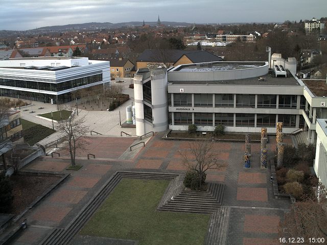 Foto der Webcam: Verwaltungsgebäude, Innenhof mit Audimax, Hörsaal-Gebäude 1