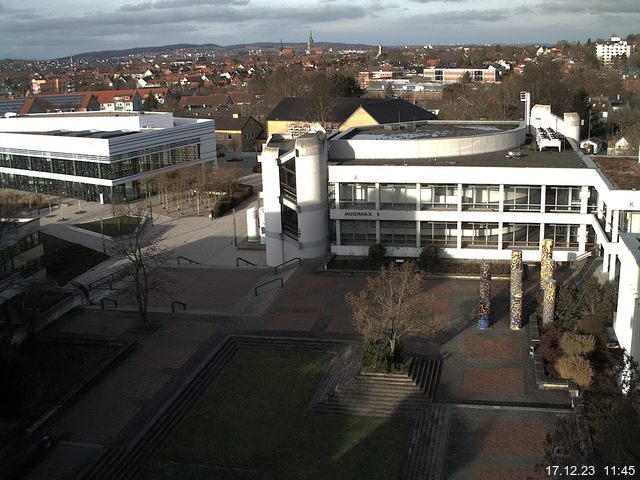 Foto der Webcam: Verwaltungsgebäude, Innenhof mit Audimax, Hörsaal-Gebäude 1