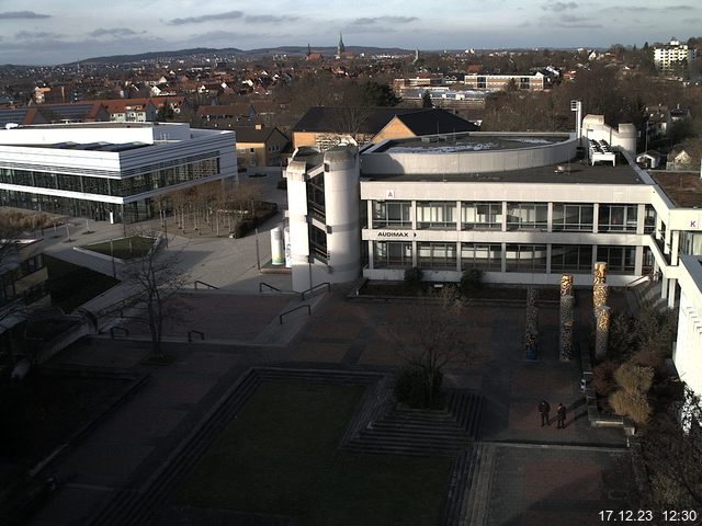 Foto der Webcam: Verwaltungsgebäude, Innenhof mit Audimax, Hörsaal-Gebäude 1