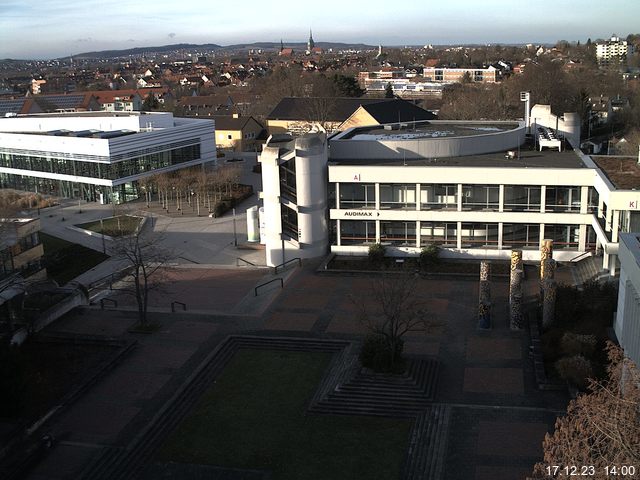 Foto der Webcam: Verwaltungsgebäude, Innenhof mit Audimax, Hörsaal-Gebäude 1