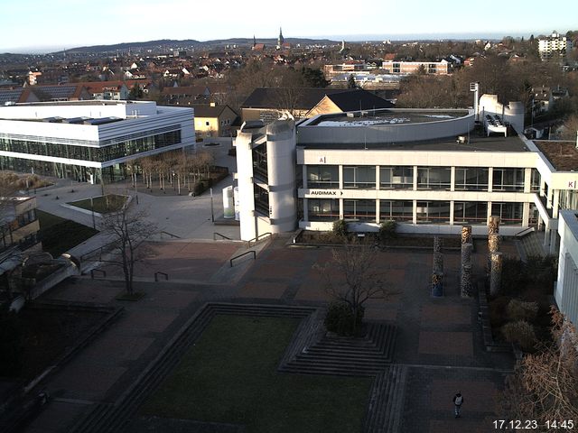 Foto der Webcam: Verwaltungsgebäude, Innenhof mit Audimax, Hörsaal-Gebäude 1