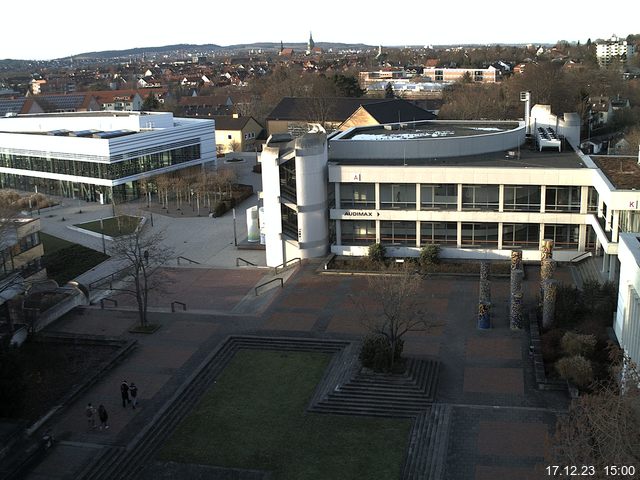 Foto der Webcam: Verwaltungsgebäude, Innenhof mit Audimax, Hörsaal-Gebäude 1