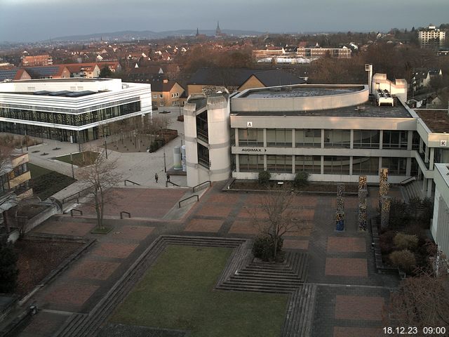 Foto der Webcam: Verwaltungsgebäude, Innenhof mit Audimax, Hörsaal-Gebäude 1