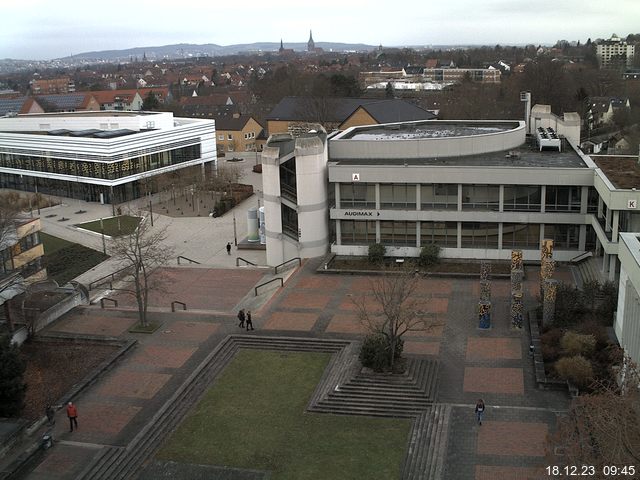 Foto der Webcam: Verwaltungsgebäude, Innenhof mit Audimax, Hörsaal-Gebäude 1