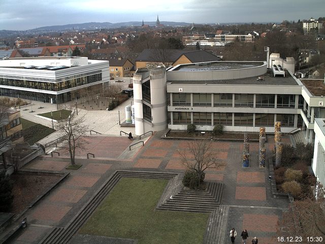 Foto der Webcam: Verwaltungsgebäude, Innenhof mit Audimax, Hörsaal-Gebäude 1