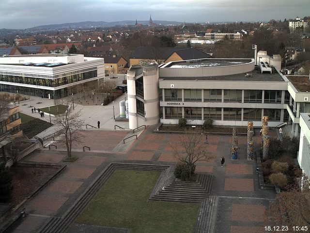 Foto der Webcam: Verwaltungsgebäude, Innenhof mit Audimax, Hörsaal-Gebäude 1