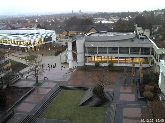 Foto der Webcam: Verwaltungsgebäude, Innenhof mit Audimax, Hörsaal-Gebäude 1