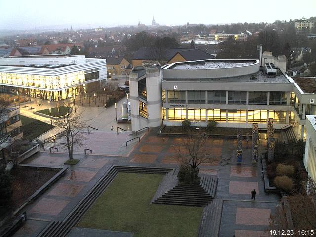 Foto der Webcam: Verwaltungsgebäude, Innenhof mit Audimax, Hörsaal-Gebäude 1