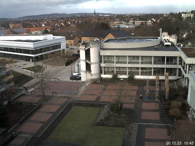 Foto der Webcam: Verwaltungsgebäude, Innenhof mit Audimax, Hörsaal-Gebäude 1