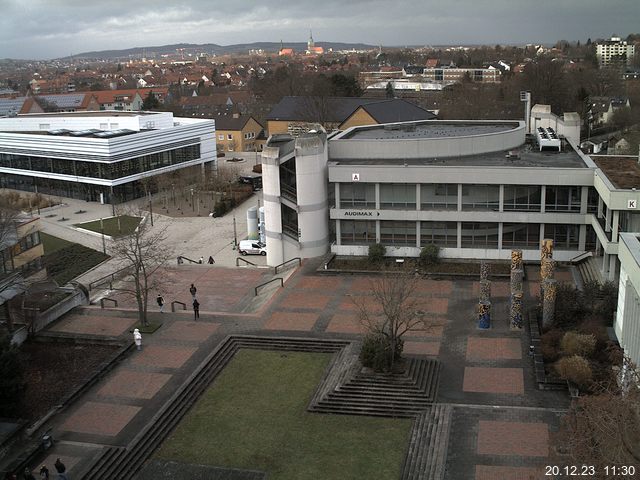 Foto der Webcam: Verwaltungsgebäude, Innenhof mit Audimax, Hörsaal-Gebäude 1