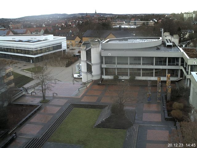 Foto der Webcam: Verwaltungsgebäude, Innenhof mit Audimax, Hörsaal-Gebäude 1