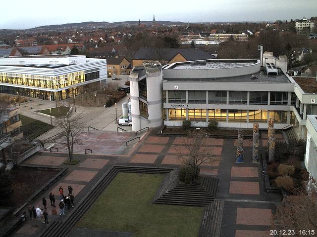 Foto der Webcam: Verwaltungsgebäude, Innenhof mit Audimax, Hörsaal-Gebäude 1