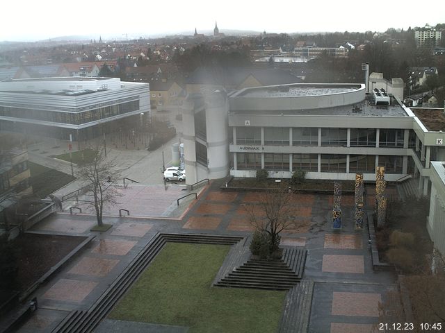 Foto der Webcam: Verwaltungsgebäude, Innenhof mit Audimax, Hörsaal-Gebäude 1