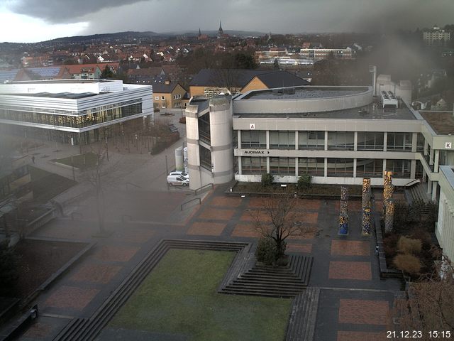 Foto der Webcam: Verwaltungsgebäude, Innenhof mit Audimax, Hörsaal-Gebäude 1