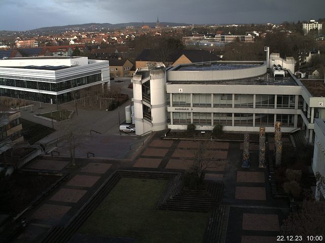 Foto der Webcam: Verwaltungsgebäude, Innenhof mit Audimax, Hörsaal-Gebäude 1