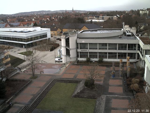 Foto der Webcam: Verwaltungsgebäude, Innenhof mit Audimax, Hörsaal-Gebäude 1