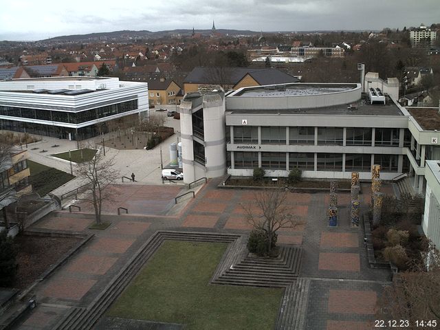 Foto der Webcam: Verwaltungsgebäude, Innenhof mit Audimax, Hörsaal-Gebäude 1