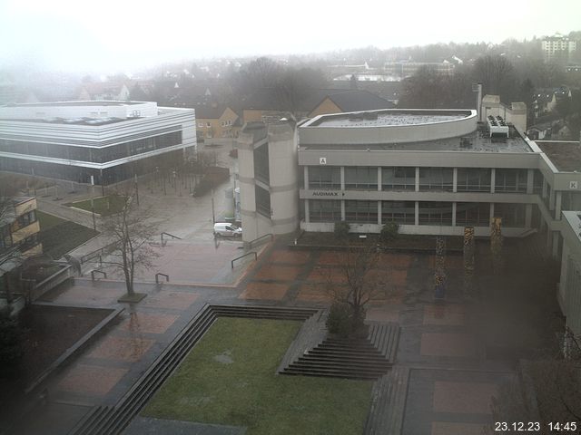 Foto der Webcam: Verwaltungsgebäude, Innenhof mit Audimax, Hörsaal-Gebäude 1