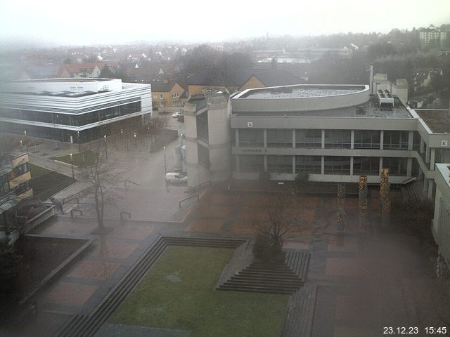 Foto der Webcam: Verwaltungsgebäude, Innenhof mit Audimax, Hörsaal-Gebäude 1