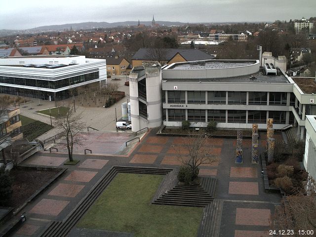 Foto der Webcam: Verwaltungsgebäude, Innenhof mit Audimax, Hörsaal-Gebäude 1