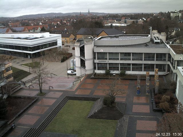 Foto der Webcam: Verwaltungsgebäude, Innenhof mit Audimax, Hörsaal-Gebäude 1