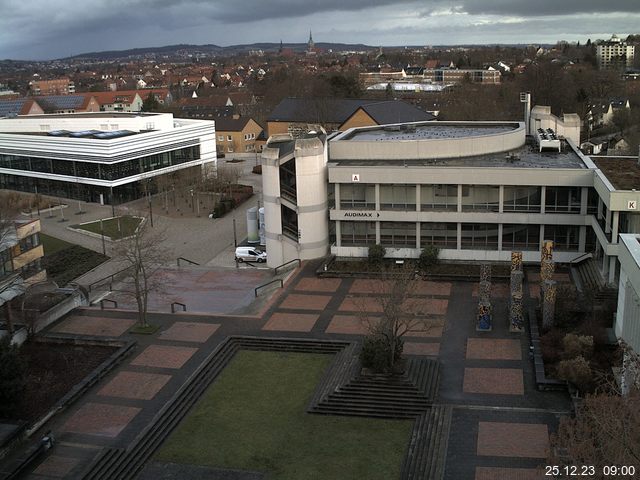 Foto der Webcam: Verwaltungsgebäude, Innenhof mit Audimax, Hörsaal-Gebäude 1