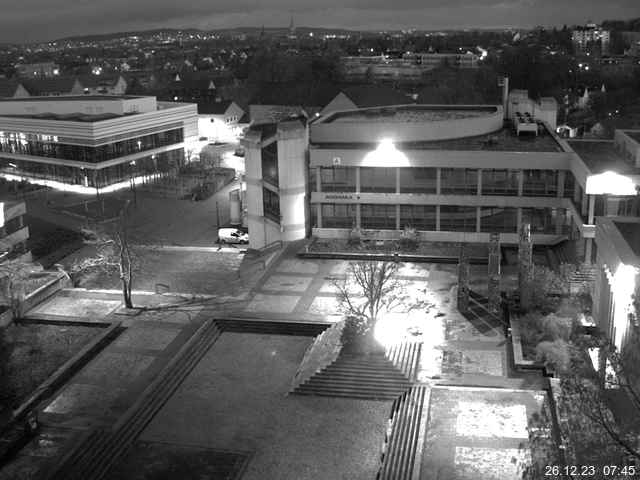 Foto der Webcam: Verwaltungsgebäude, Innenhof mit Audimax, Hörsaal-Gebäude 1