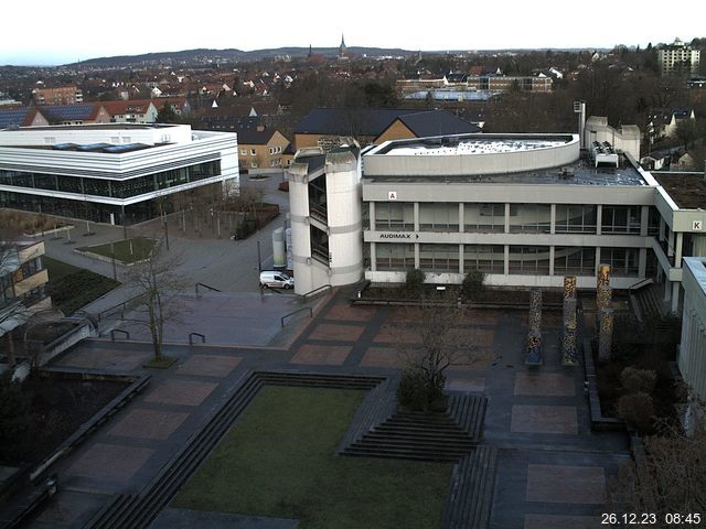 Foto der Webcam: Verwaltungsgebäude, Innenhof mit Audimax, Hörsaal-Gebäude 1