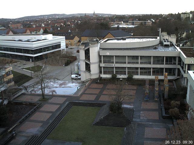 Foto der Webcam: Verwaltungsgebäude, Innenhof mit Audimax, Hörsaal-Gebäude 1