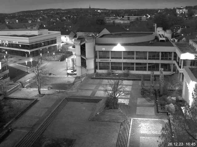 Foto der Webcam: Verwaltungsgebäude, Innenhof mit Audimax, Hörsaal-Gebäude 1