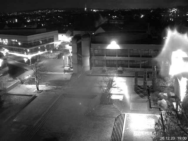 Foto der Webcam: Verwaltungsgebäude, Innenhof mit Audimax, Hörsaal-Gebäude 1