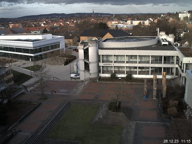 Foto der Webcam: Verwaltungsgebäude, Innenhof mit Audimax, Hörsaal-Gebäude 1