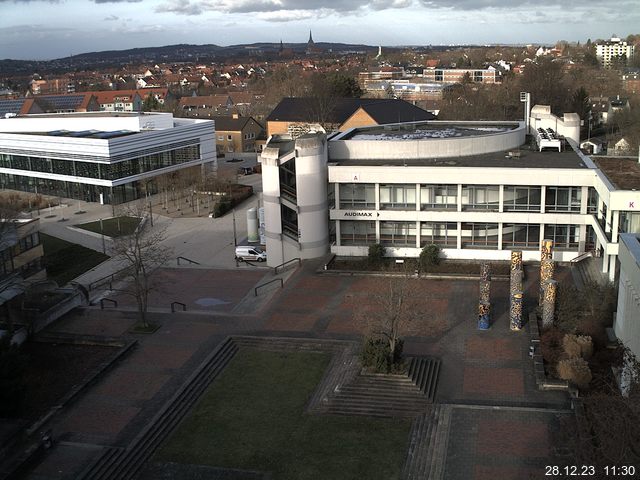 Foto der Webcam: Verwaltungsgebäude, Innenhof mit Audimax, Hörsaal-Gebäude 1